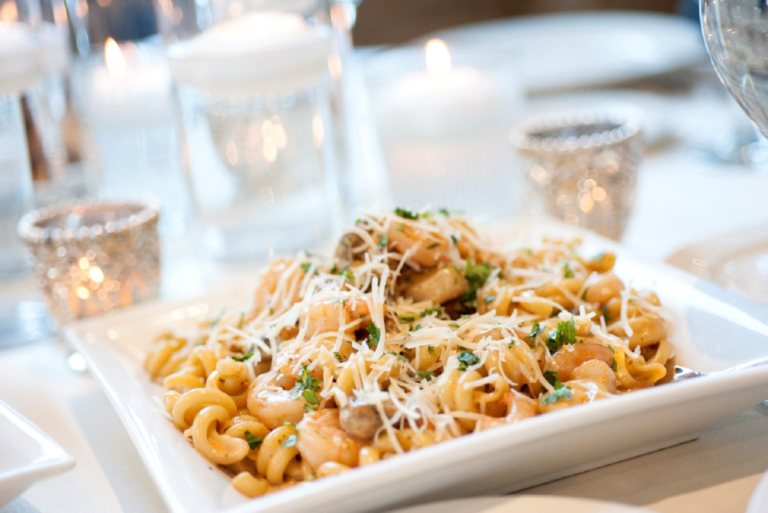 Why You Should Emphasize Local Cuisine at Networking Dinners