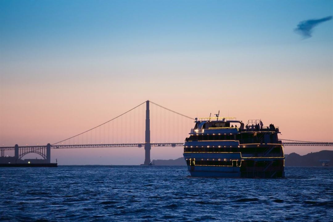 Sunset Cruise on the San Francisco Bay - LUXE Cruises